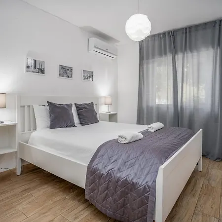 #002 Cozy Flat In Apartment Albufeira