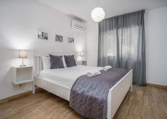 #002 Cozy Flat In Albufeira Central Stay Apartamento Albufeira