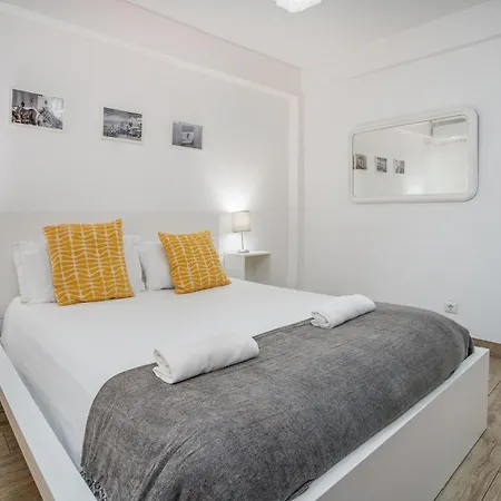 Appartement #2 Amazing 3 Bedrooms -Center- 5 mim Walk beach *