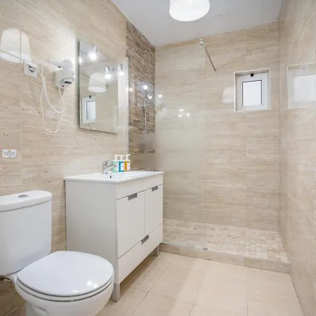 Appartement #2 Amazing 3 Bedrooms -Center- 5 mim Walk beach Albufeira