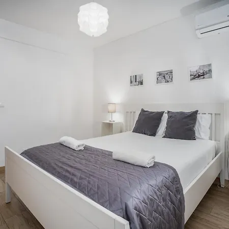 #2 Amazing 3 Bedrooms -Center- 5 mim Walk beach Appartement