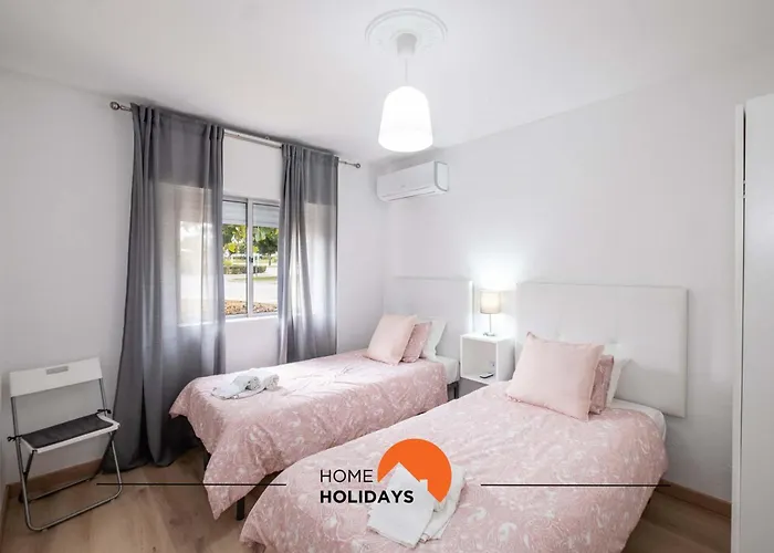 #002 Donalds Flat By Holidays