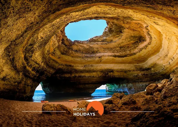 #002 Donalds Flat By Holidays