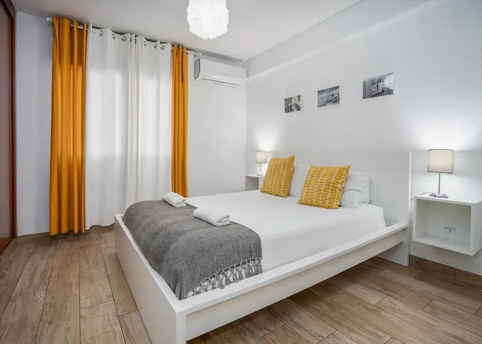 #2 Amazing 3 Bedrooms -Center- 5 mim Walk beach * Albufeira