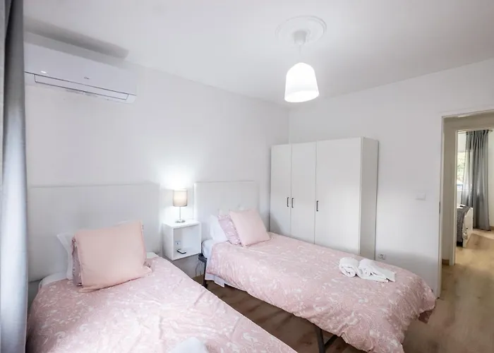 #2 Amazing 3 Bedrooms -Center- 5 mim Walk beach Appartement