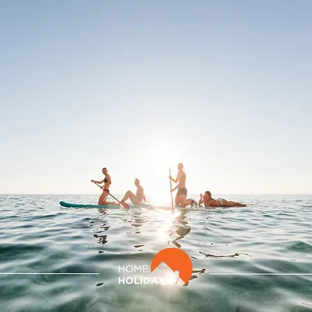 #002 Donalds Flat By Holidays Appartement *