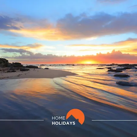 #002 Donalds Flat By Holidays